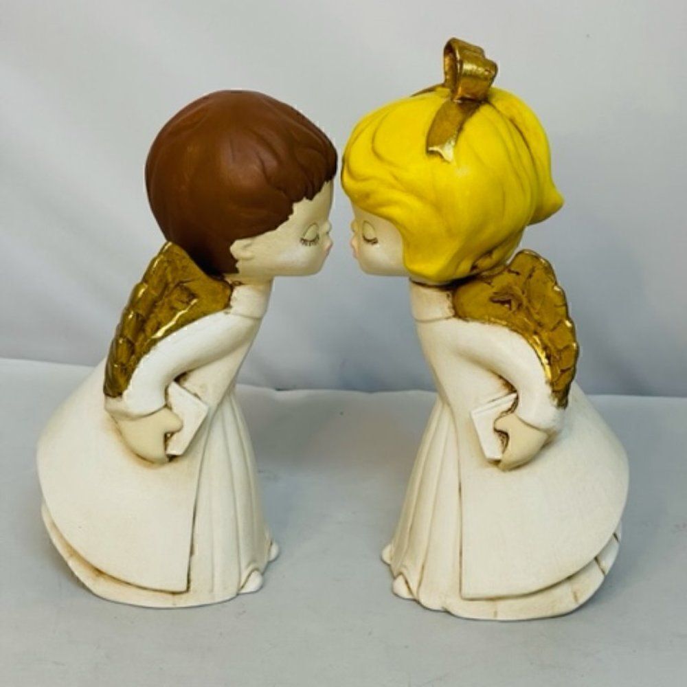 Vintage Kissing Angels Girl & Boy Ceramic Decor Christmas 7.5 inches tall 1979 E